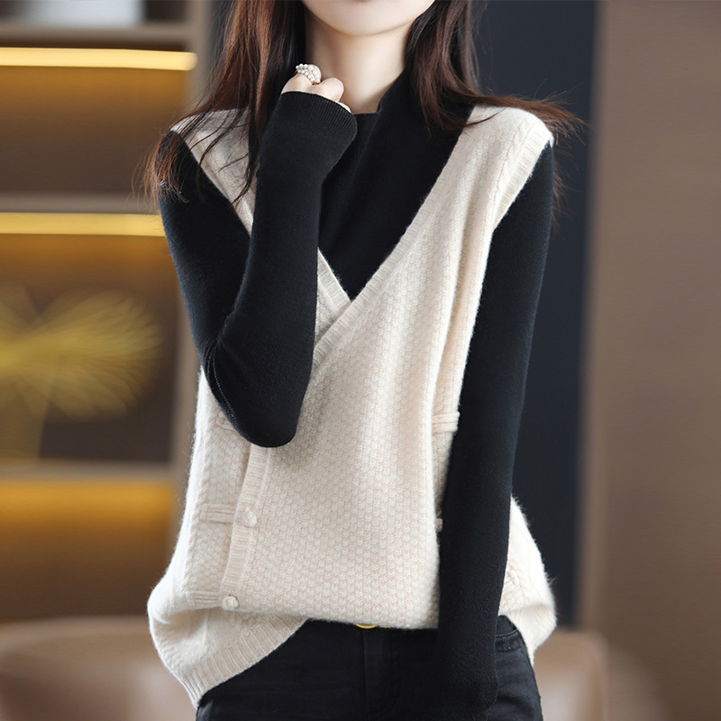 Autumn woolen retro vest