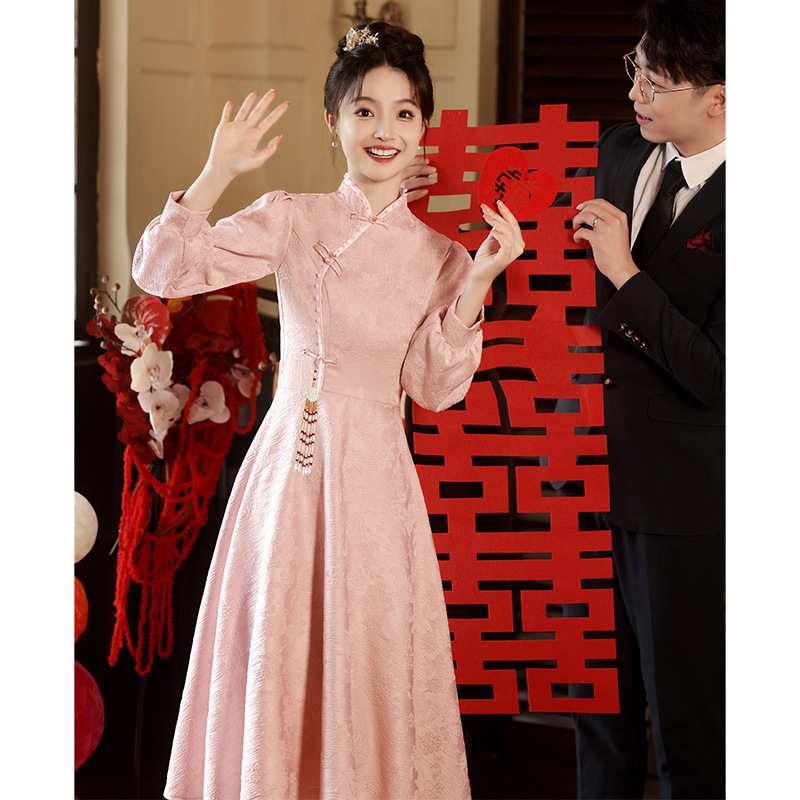 Pink Cheongsam Toast Dress Bride Engagement Dress New Chinese Style Wedding Dress Long-Sleeved Homecoming Dress 2026 Model Pink Cheongsam Toast Dress Bride Engagement Dress New Chinese Style Wedding Dress Long-Sleeved Homecoming Dress 2026 Model