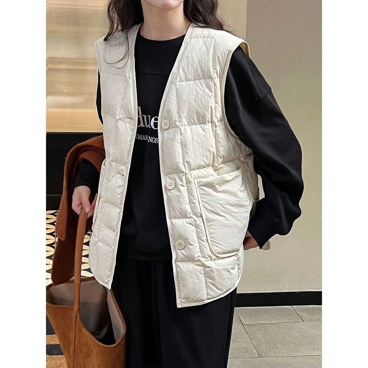 鹿西 溯源安心绒90白鸭绒羽绒马甲女秋季新款保暖V领背心外套3743