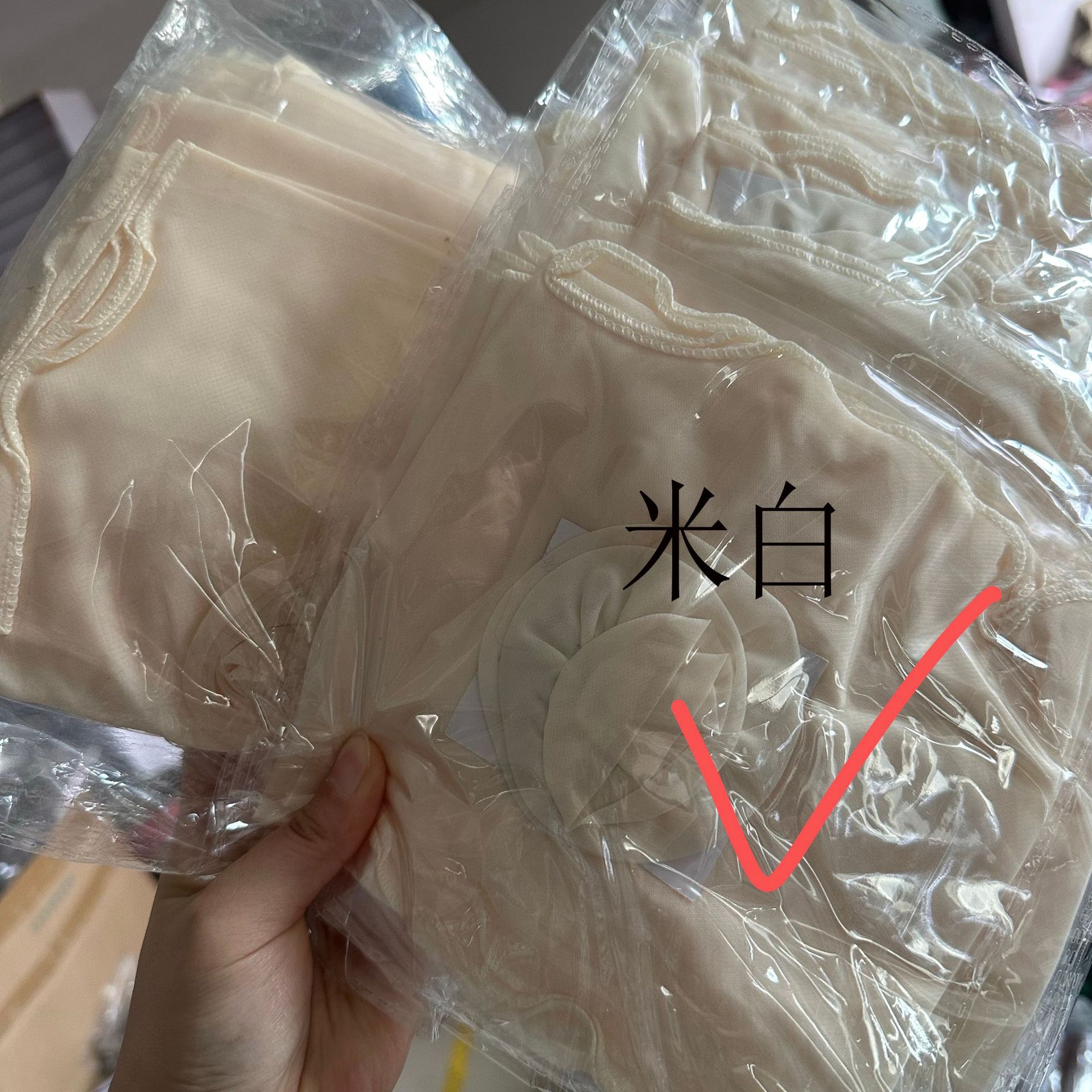 미색 + 장미꽃