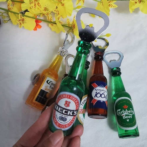 Creative beer opener fridge magnet bottle-shaped 3D stereoscopic home bottle opener fridge sticker