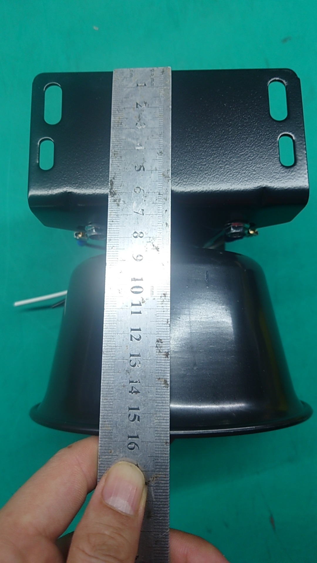 Cross-border 12V car alarm horn 300W high-pitched siren horn with round mouth design for heat dissipation