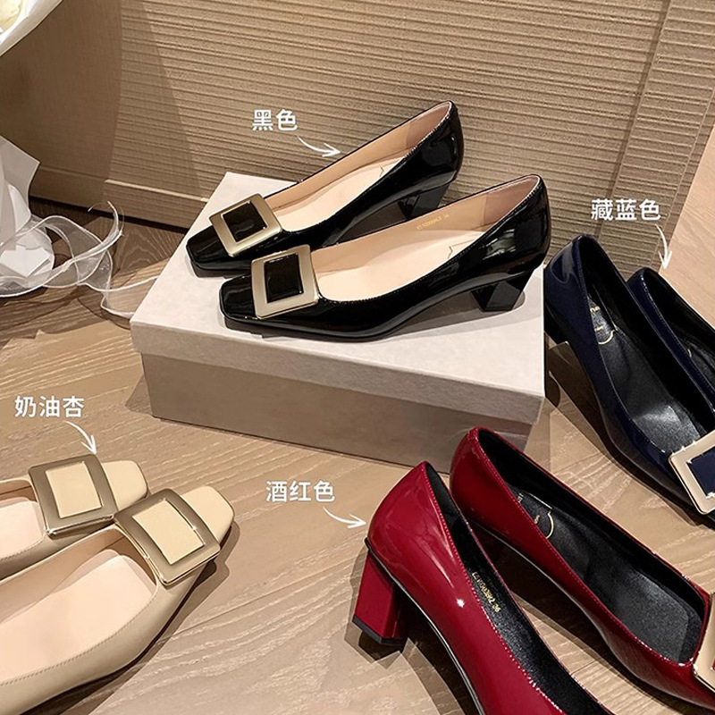 2025, primavera nuevo estilo retrógrado francés, cabeza cuadrada de talón grueso, zapatos de talón alto para mujeres