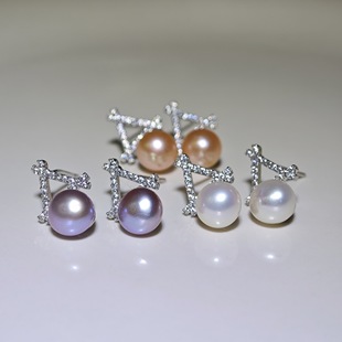 Zhuji Earrings S925 Silver Needle Designer Micro-inlaid Zircon Geometric Lines Small Triangle Earrings Earrings Wholesale