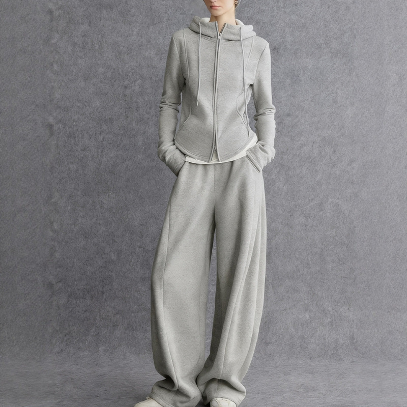 Design-Inspired Autumn and Winter New Lazy Style Warm and Comfortable Faux Two-Piece Set with Hooded Sweatshirt and Curved Sweatpants for Women