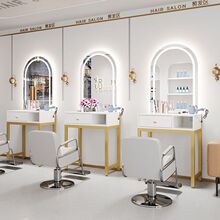 �������l���R̨�����������l�R����һ�w���ߙ��W�t����LED�R̨