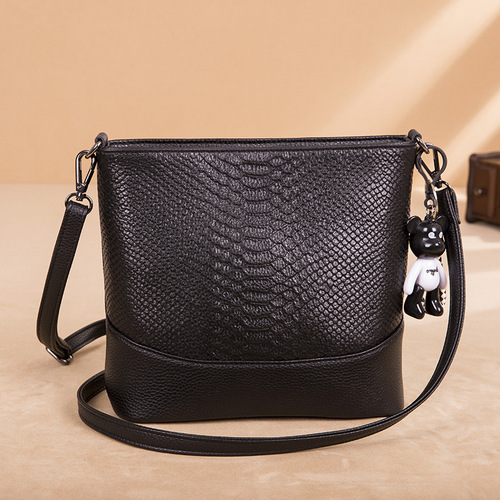 2024 New Fashion Bags Women's First Layer Cowhide Versatile Shoulder Crossbody Bag Large Capacity Soft Leather Casual Women's Bag