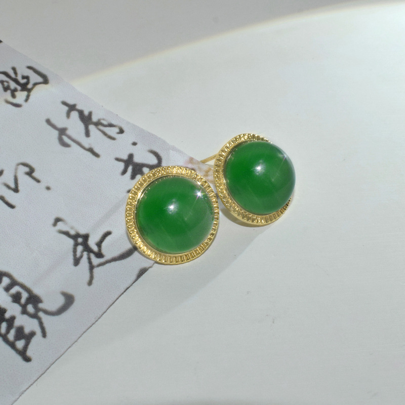 가벼운 럭셔리 천연 라이트 그린 칼세도니 달걀 표면 별 귀걸이 녹색 옥 반 마노 여성 귀걸이 보석 도매