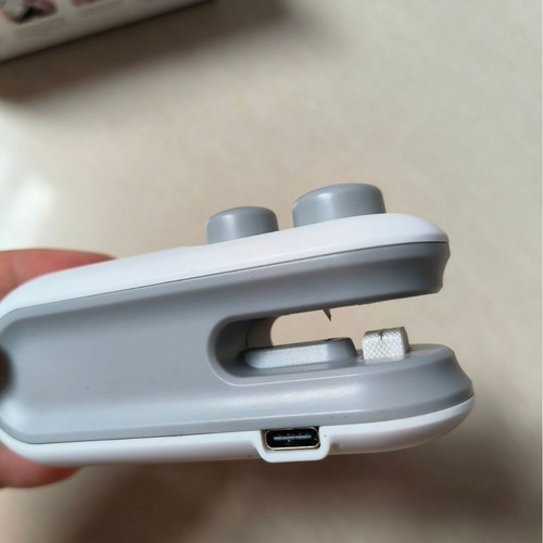 Snack Sealer Small Home Use Sealing Device Mini Seal Machine Handheld Plastic Sealing Machine Plastic Bag Sealing Gadget