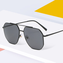 2021新款金屬時尚框架太陽鏡 偏光尼龍片潮流街拍墨鏡 眼鏡批發