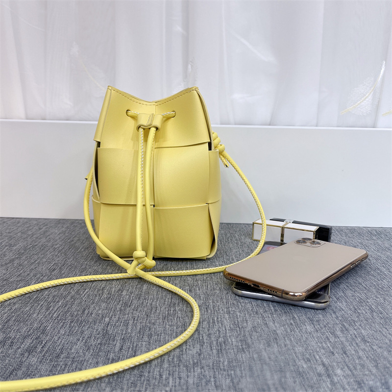 Women's Mini Pu Leather Solid Color Streetwear String Bucket Bag display picture 10