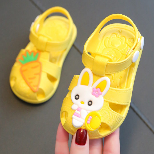 Children's sandals 2023 new summer Princess closed toe hole shoes infant non-slip soft bottom baby sandals