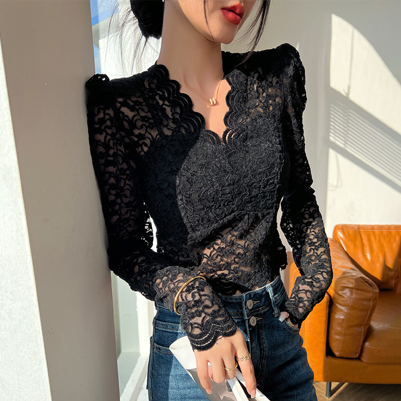 Lace V Neck Women's Bottoming Shirt 2025 New Style Black Bubble Long-Sleeved T-Shirt with Short Top for Autumn and Autumn