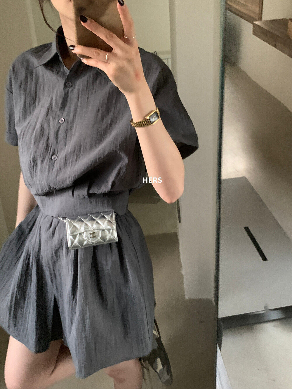 Bộ hai mảnh áo sơ mi ngắn phối quần short cạp chun nữ — xám đậm, màu hồng chi tiết 10