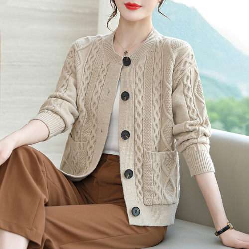 Cardigan for women, oversized outerwear for autumn and winter 2025, loose and thick knit coat for mothers