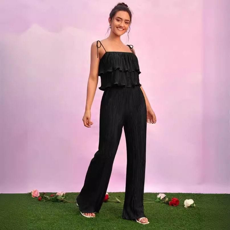 Completo elegante composto da canotta plissettata e pantaloni a gamba larga – Completo due pezzi fluido con laccetti regolabili (taglie S-L, 2 colori, poliestere)_voghion.com