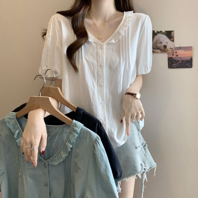 Plus-Size Designer Lace V-Neck Pleated Short-Sleeve Ruched Shirt for Women, Summer New Style, Loose Fit, Slimming Top for Curvy Women