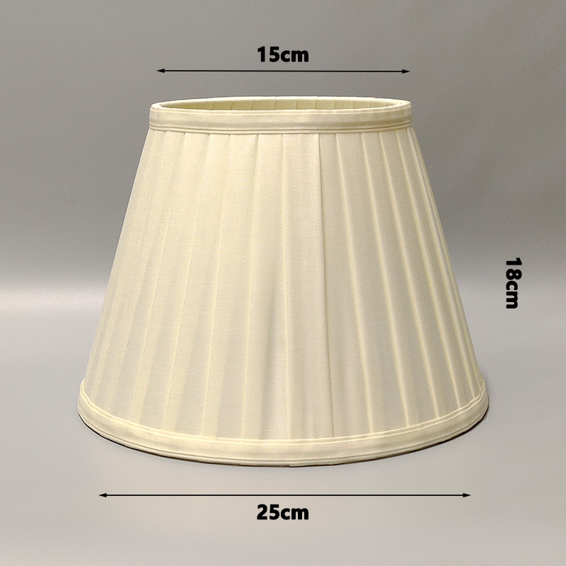 Pantalla de lámpara de tela hecha a mano E27 escritorio de dormitorio junto a la cama DIY tira de tela simple europea Lámpara de mesa monocromática en contraste de color creativo