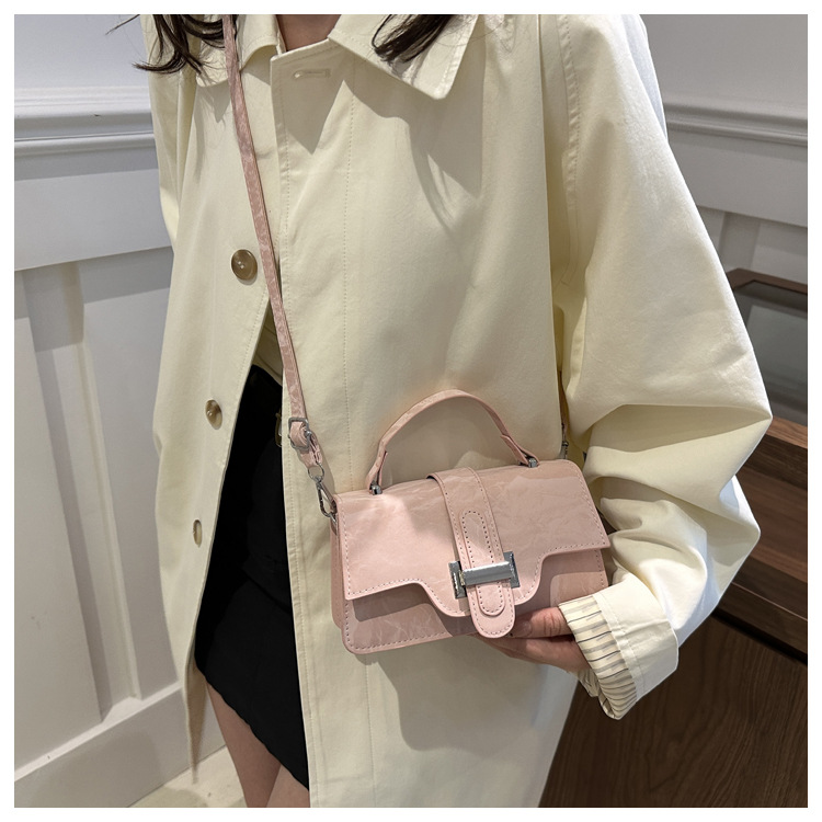 2024 New style women's trendy, fashionable and high-quality single-shoulder handbag, autumn commuting crossbody small square bag undefined