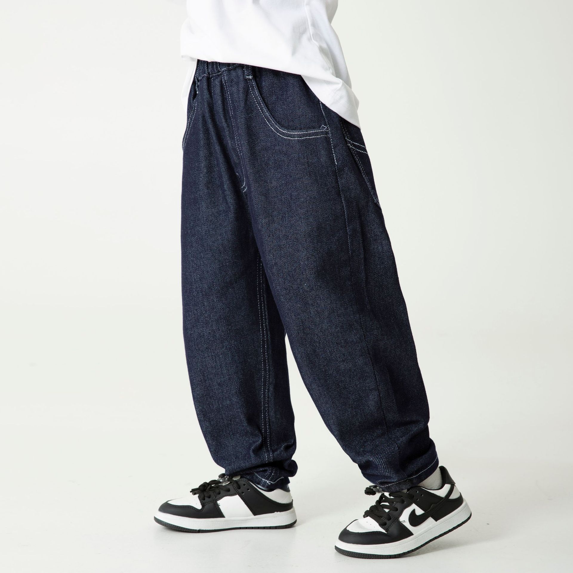 海麻家男の子用2025年冬新作韓国風ゆったり裏起毛厚手デニムパンツ冬服長ズボン中高生向けトレンド