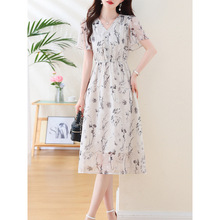 国风水墨印花V领连衣裙女2024夏季新款荷叶袖妈妈雪纺裙子