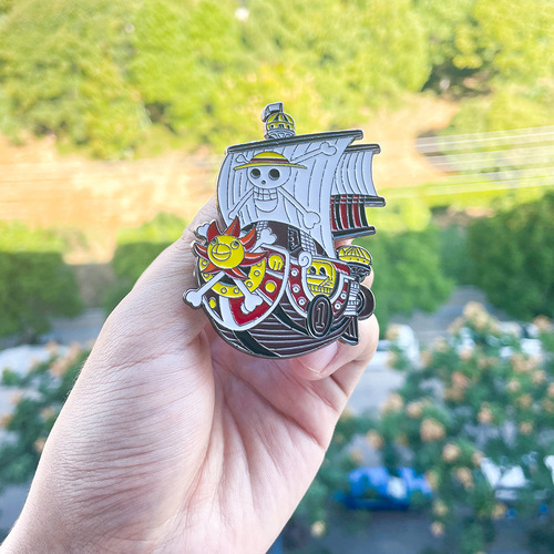 Anime One Piece brooch, Straw Hat Pirates Golden Meri badge, Thousand Miles of Sunshine brooch, pendant