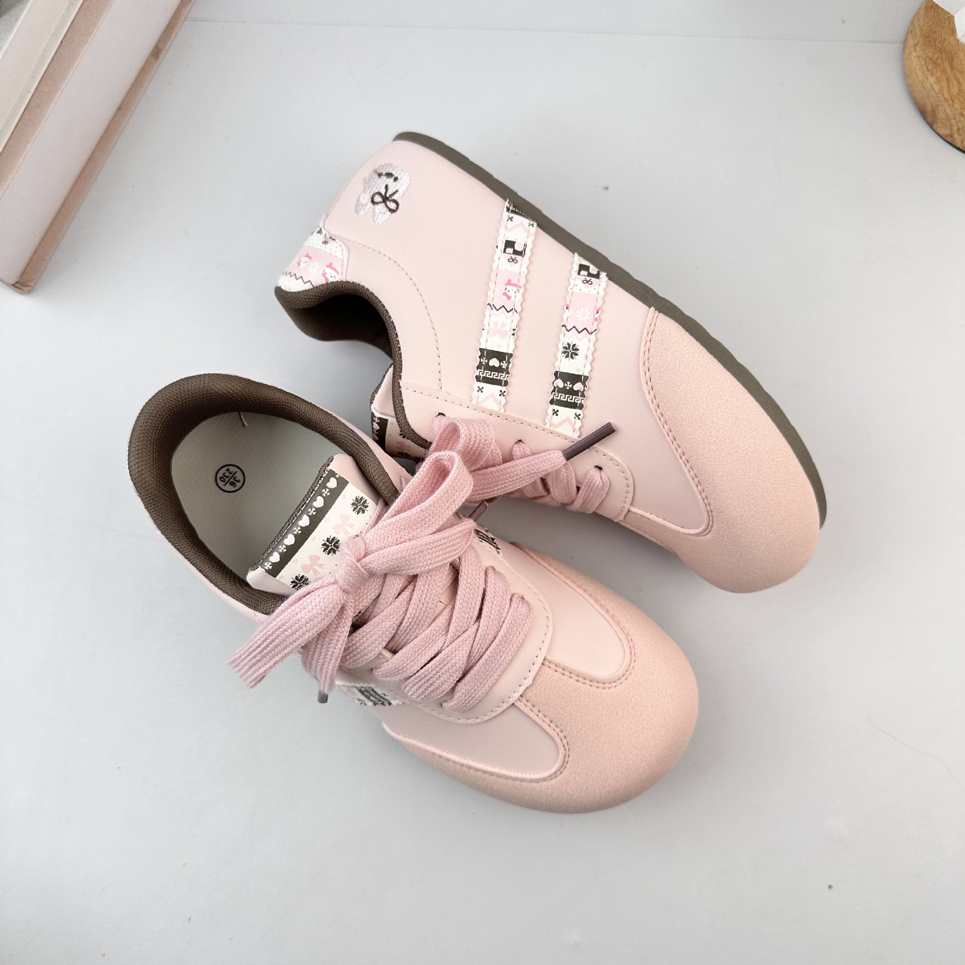 Yuanbo coreano rosa zapatos de skate para niñas versátiles zapatos de estudiantes 2025 otoño nuevos zapatos deportivos casuales