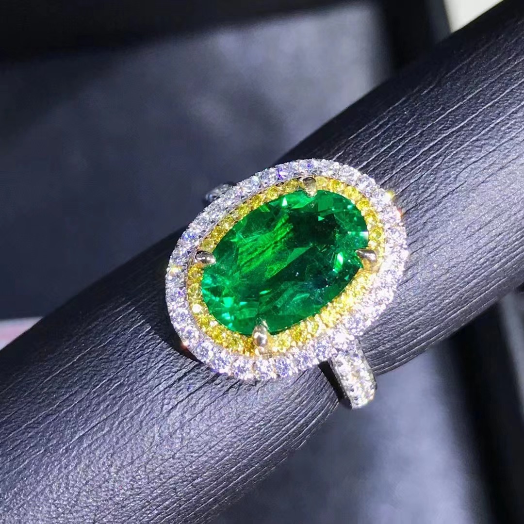 Anillo esmeralda cultivado colombiano de 2.72 quilates de oro 9 quilates con anillo de diamante de alto carbono