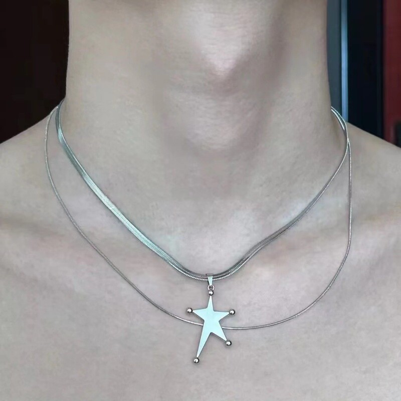 Double-Layer High-End Pentagram Titanium Steel Minimalist Clavicle Chain for Men and Women, Niche Simple Flat Chain Versatile Necklace