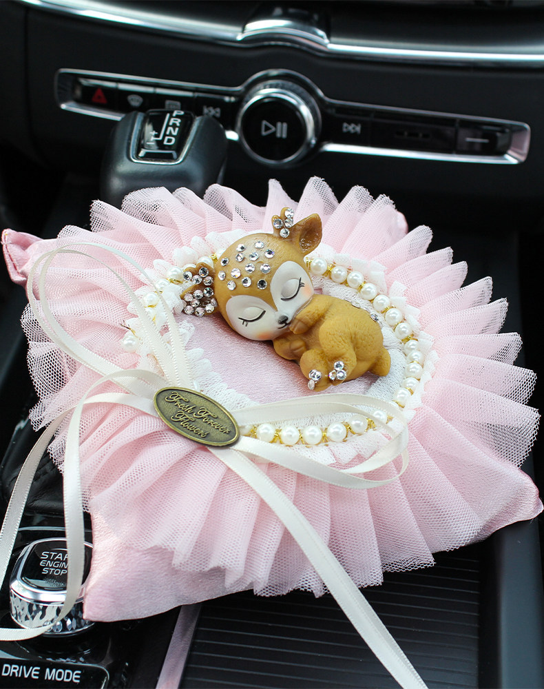 Yilupingan Car Bamboo Charcoal Bag for Odor Removal and Formaldehyde Elimination, Creative Lace Car Decoration, In-Car Fragrance