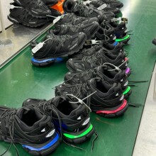 �羳���Q��������LED�l��ЬTrack 1.0��Ь 3.0������Ů�\�����e