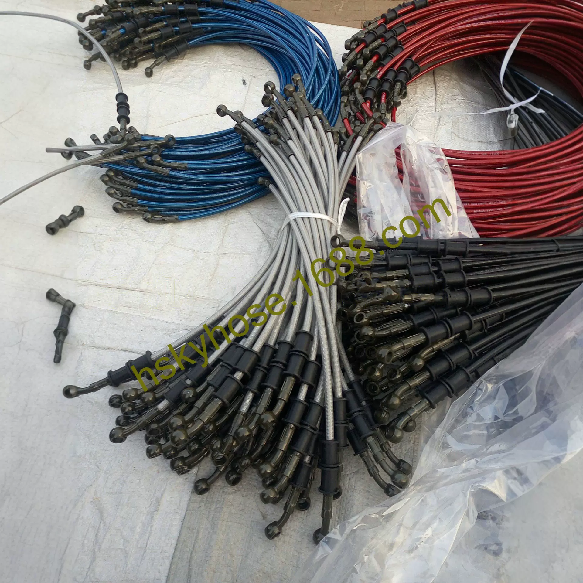 供应3.2*7.5MM彩色刹车油管 摩托车油管 电车刹车管 任何尺寸可以