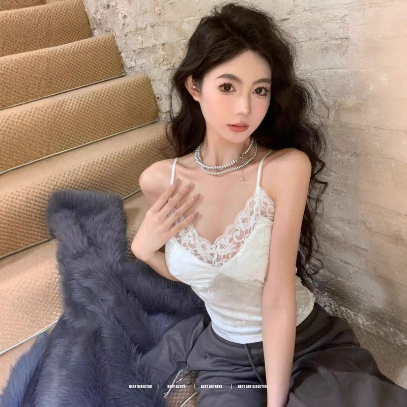 French-Style New Pure Desire Lace Splicing Sexy V-Neck Base Layer Velvet Camisole Top for Women