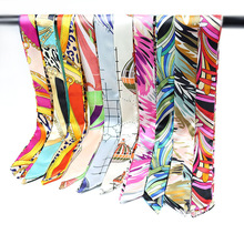 ˿������ʱ�к���ӡ��ϸխ����Ʈ���ٴ�ļ�ɫ��ӡ��ְҵС���