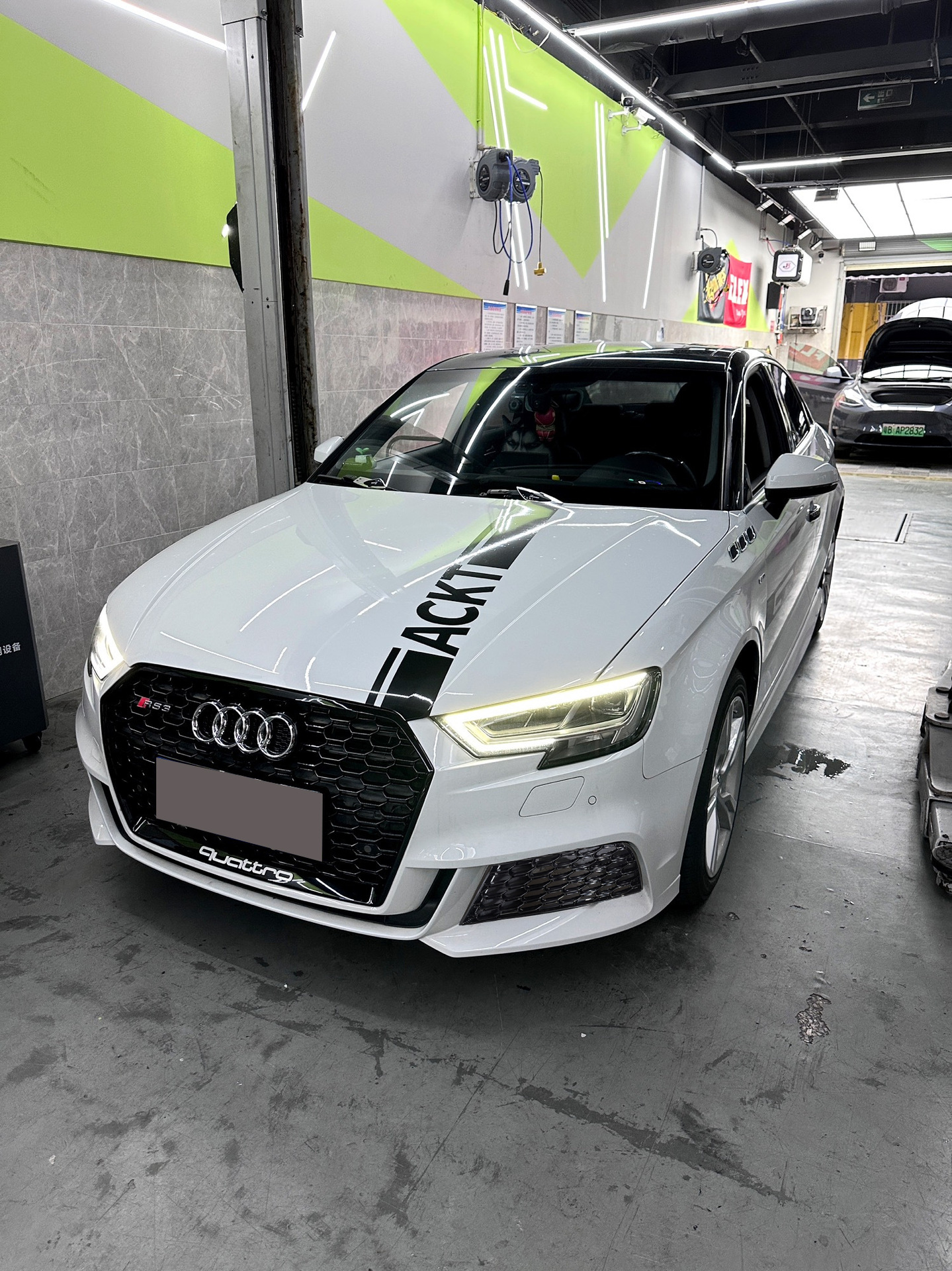 Suitable for 17 18 19 20 Audi A3 Fog Light Frame Modification S3Rs3 Honeycomb Bright Black Sline Special