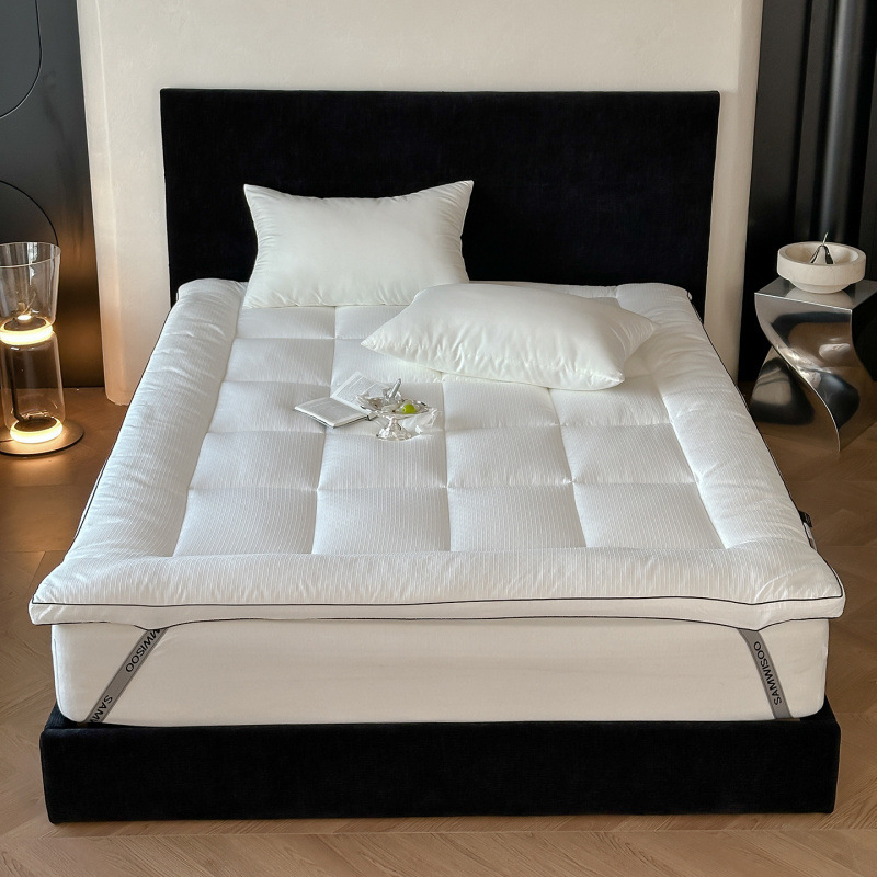 Fluffy white three-dimensional soft mattress, thickened double-sided mattress 0.9m, suitable for single and double beds, foldable with straps for secure fixation and protection