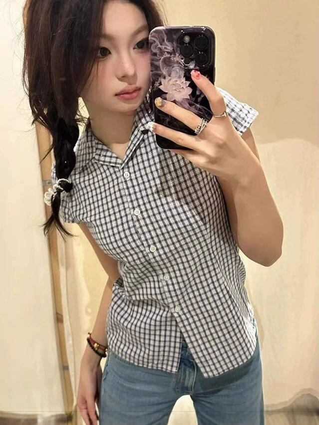 Fitted shirt women's, gray check pattern, button-front, one size