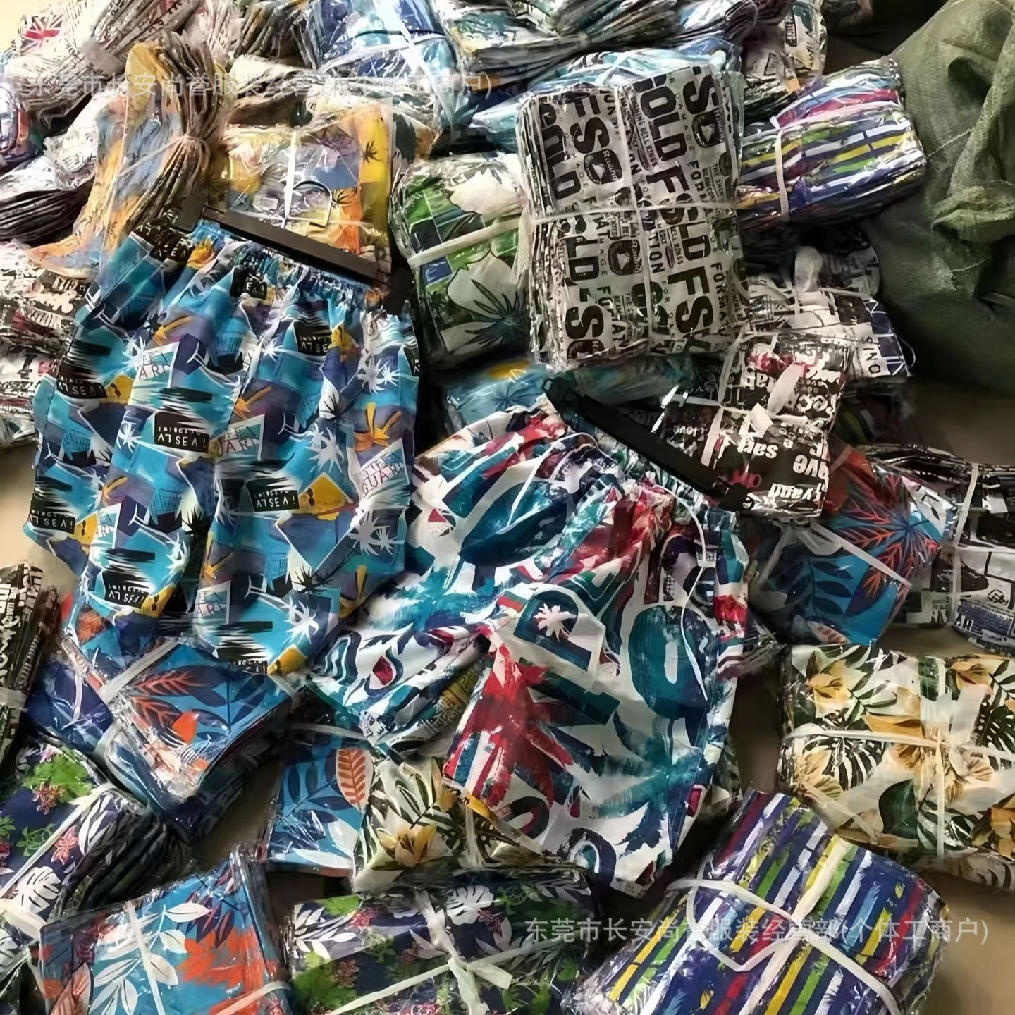 Amazon's Popular Beach Shorts for Men, Large Size, Quick-Drying, Loose-Fitting, Thin, Five-Point Swim Shorts, Sports Casual Floral Pants