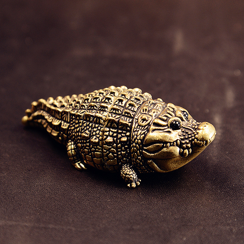 Handmade Brass Antique Ornaments Crafts Copper Crocodile Ornaments Creative Hollow Mini Handle Tea Pet Decorations