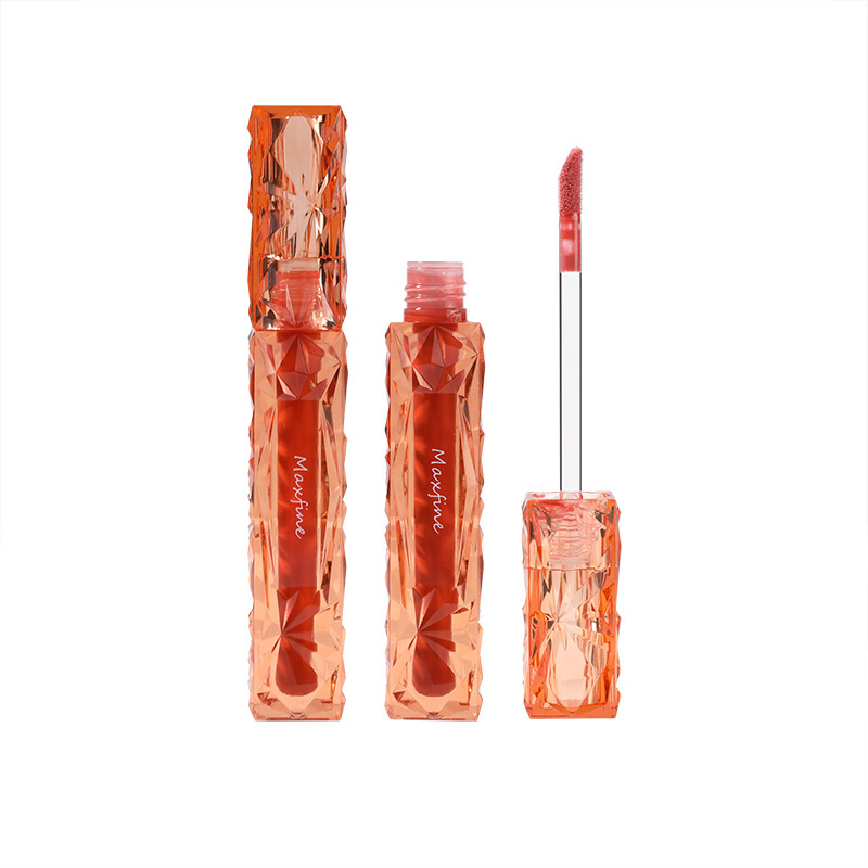 moisturizing lip gloss