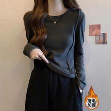 ��260�˵½q�����A���ζ̿�T��Ů�L���ﶬ�b�ȴ�Ӻ�ĥë�������