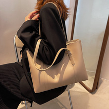 外贸爆款超纤皮多隔层皮包复古大包包通勤单肩包大容量手提托特包