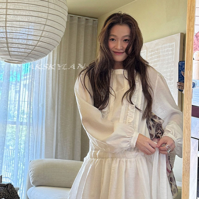 Akskylan Tencel Linen Pleated Dress with Ruffled Edges, Korean Style Gentle Lantern Sleeves, Stand Collar, Waist-Cinching Mid-Length Dress Akskylan Tencel Linen Pleated Dress with Ruffled Edges, Korean Style Gentle Lantern Sleeves, Stand Collar, Waist-Cinching Mid-Length Dress