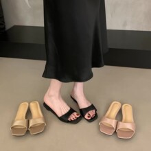 ��ʽ���s����һ��¶ֺ����ЬŮ���⴩2026���¿�ȼ��LС�¸���Ь