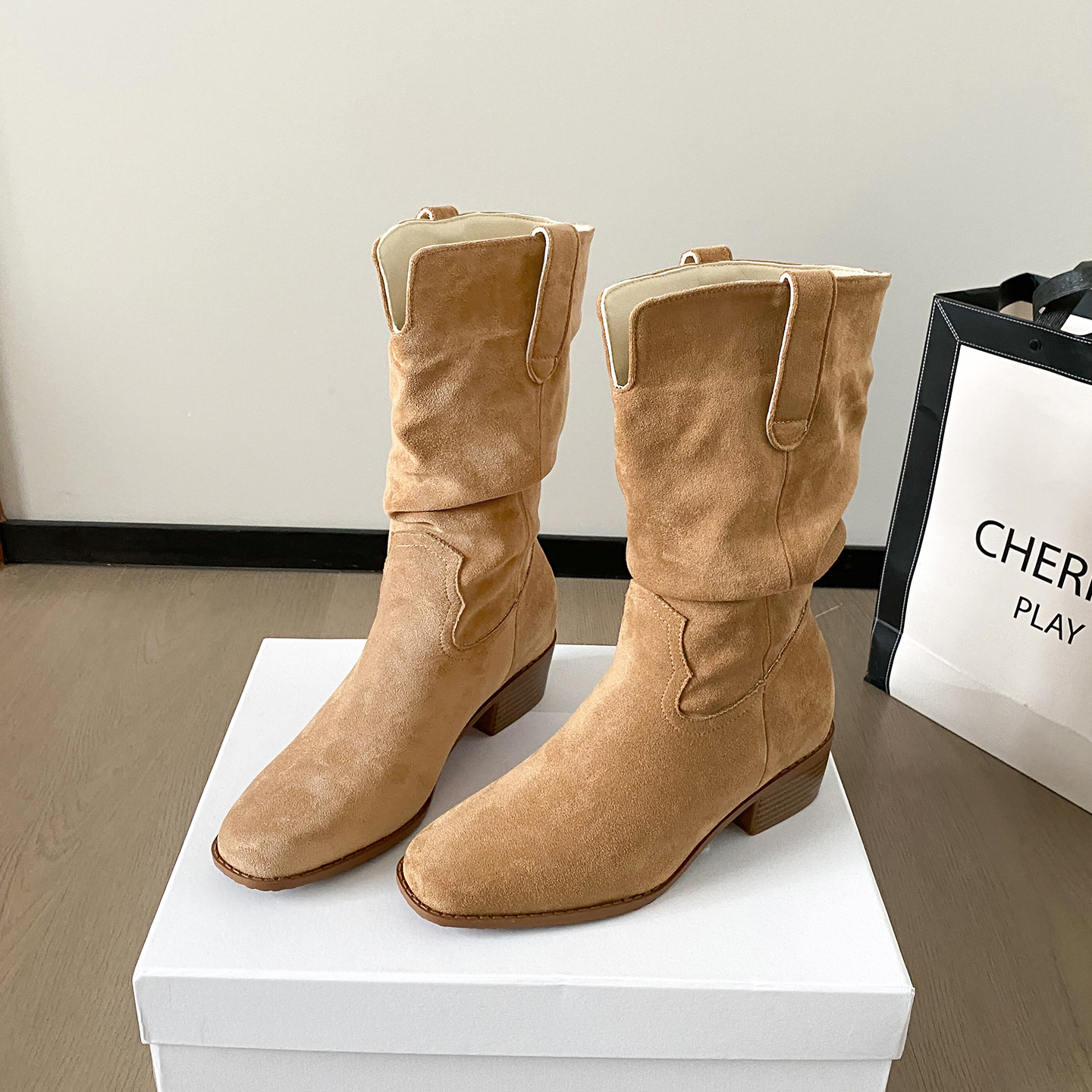 【秋冬新品】 褶皱堆堆靴方跟V口显瘦百搭中筒美式复古西部牛仔靴