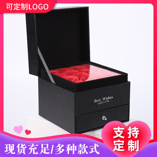 Подарочная коробка, ожерелье, помада с розой в составе на день Святого Валентина