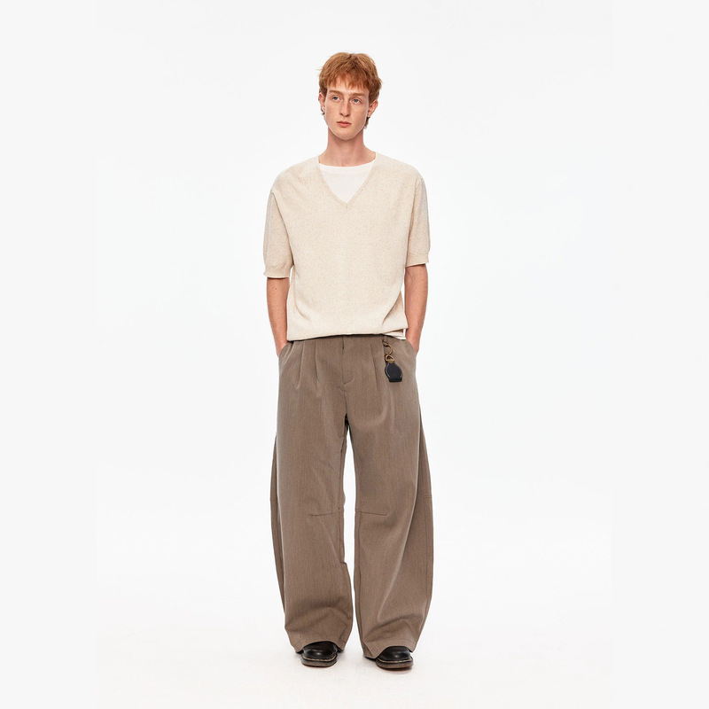 Fake Two-Piece Spliced Apricot-Colored V-Neck Thin Breathable Knit Shirt for Men, Summer Old Money Style, Relaxed and Casual Short-Sleeve T-Shirt for Men Fake Two-Piece Spliced Apricot-Colored V-Neck Thin Breathable Knit Shirt for Men, Summer Old Money Style, Relaxed and Casual Short-Sleeve T-Shirt for Men