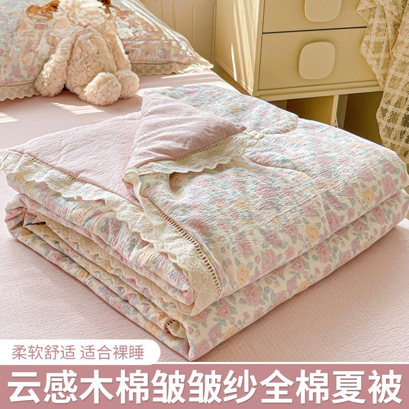 Pequeño edredón de verano de encaje fresco de cuatro piezas suave ceiba arrugada gasa sábana dormitorio de estudiantes cama individual y doble pieza individual