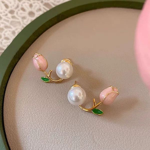 Sweet Tulip Pearl Earrings, a Versatile Pair of Earrings for Women with a High-End Feel, Unique Design, and Versatile Style