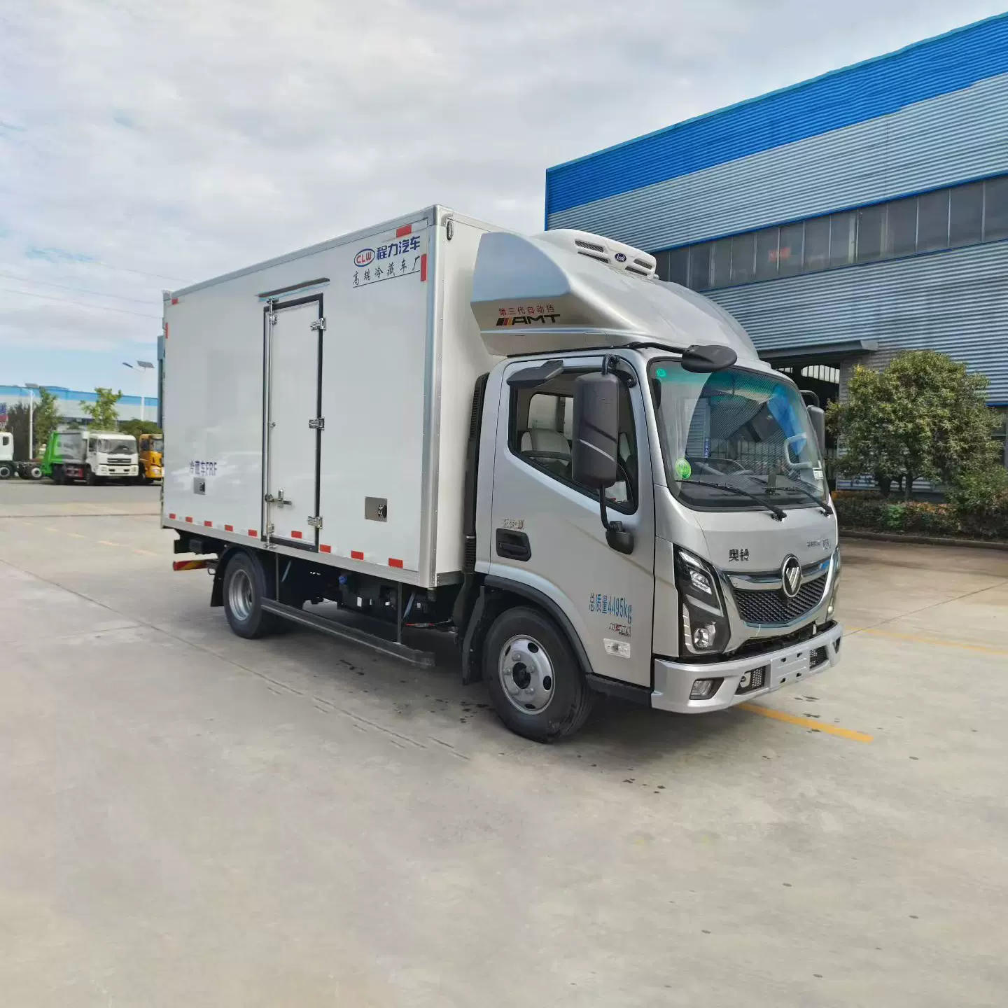 福田玉兔3自动档冷藏车 瓜果蔬菜保温车 肉钩导轨冷链车带尾板